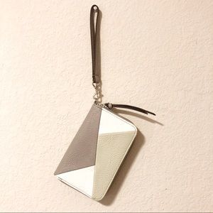 🌟Jessica Simpson Wristlet 🌟